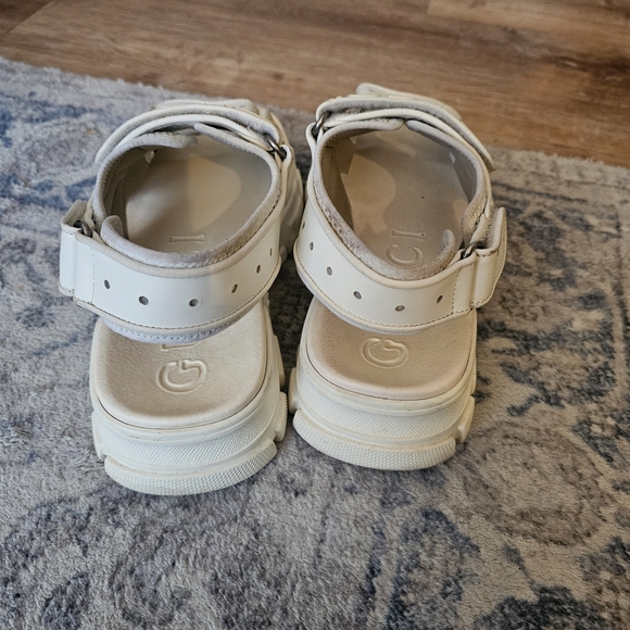 Gucci Womens Beige and White Sandals - Picture 4 of 5